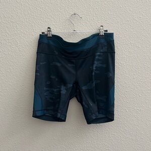 LULULEMON BLUE / CAMO BIKE SHORTS
